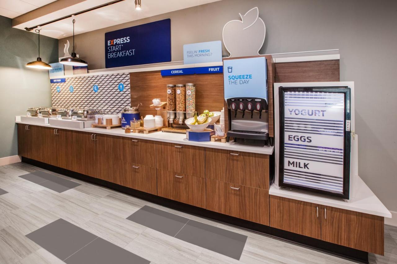 Holiday Inn Express & Suites Reedsburg - Dells Area By Ihg Εξωτερικό φωτογραφία