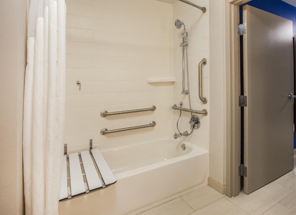Holiday Inn Express & Suites Reedsburg - Dells Area By Ihg Εξωτερικό φωτογραφία