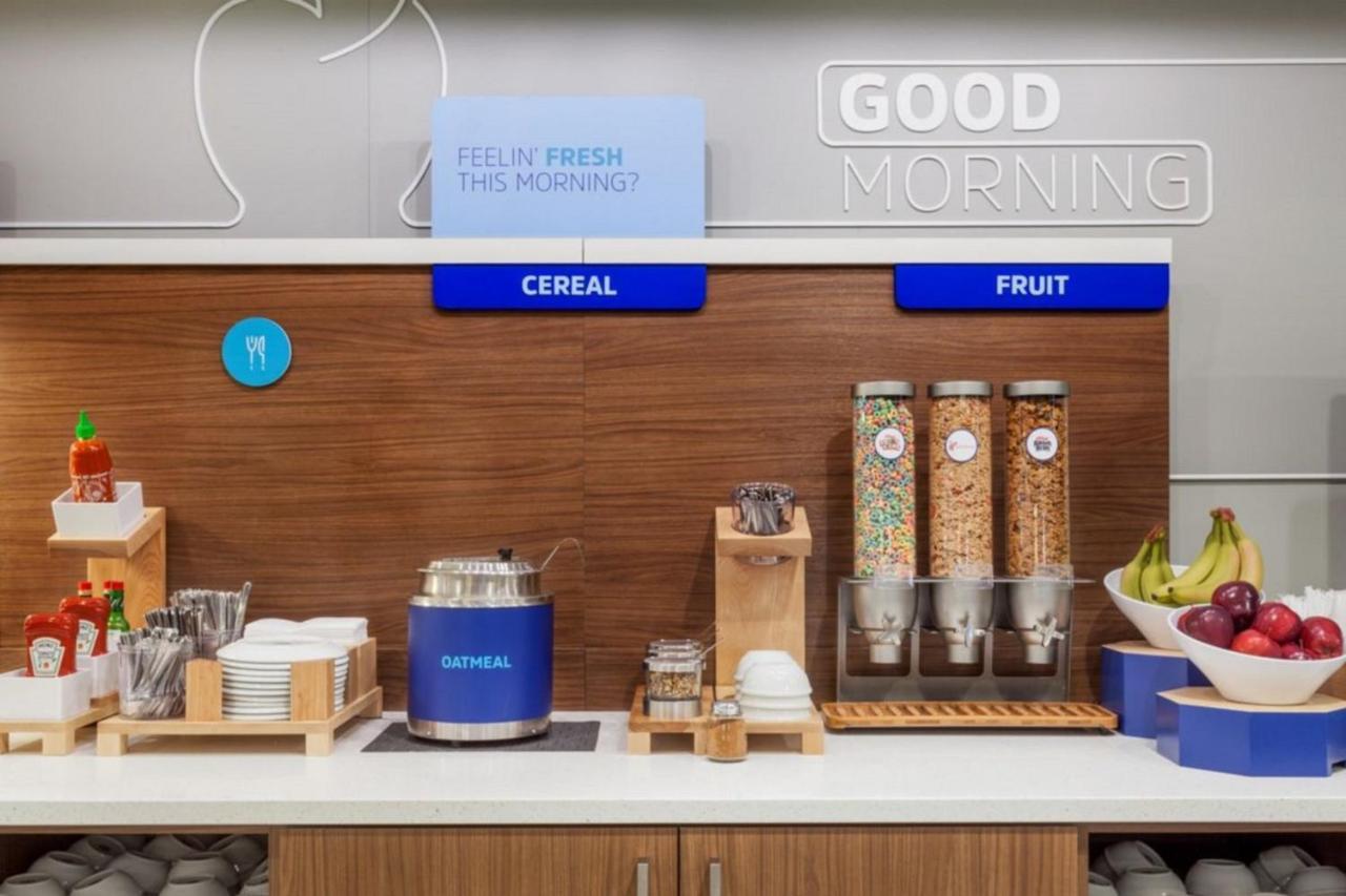 Holiday Inn Express & Suites Reedsburg - Dells Area By Ihg Εξωτερικό φωτογραφία