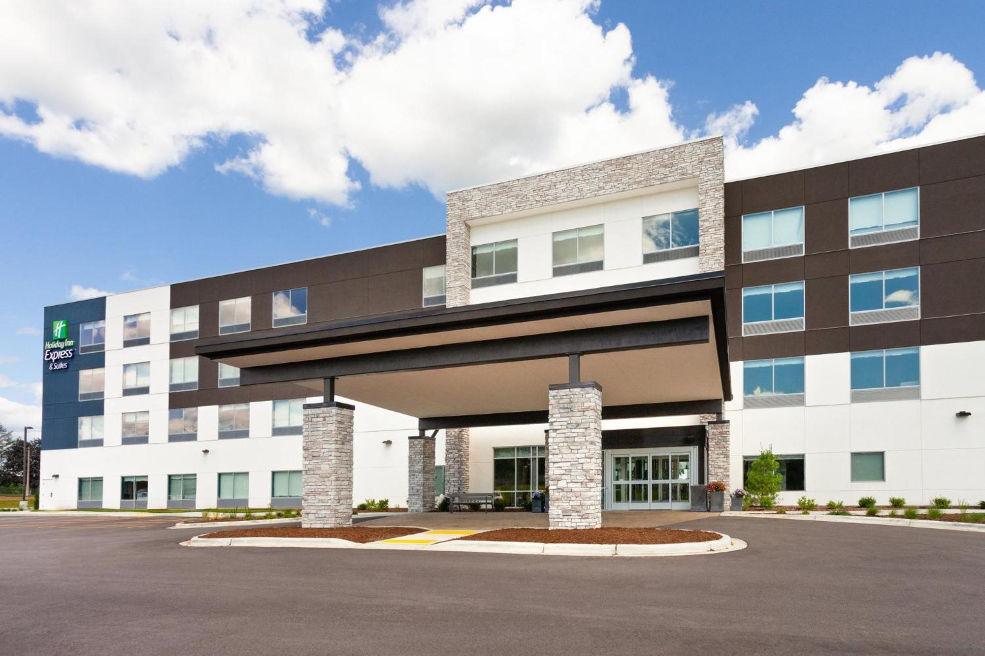 Holiday Inn Express & Suites Reedsburg - Dells Area By Ihg Εξωτερικό φωτογραφία