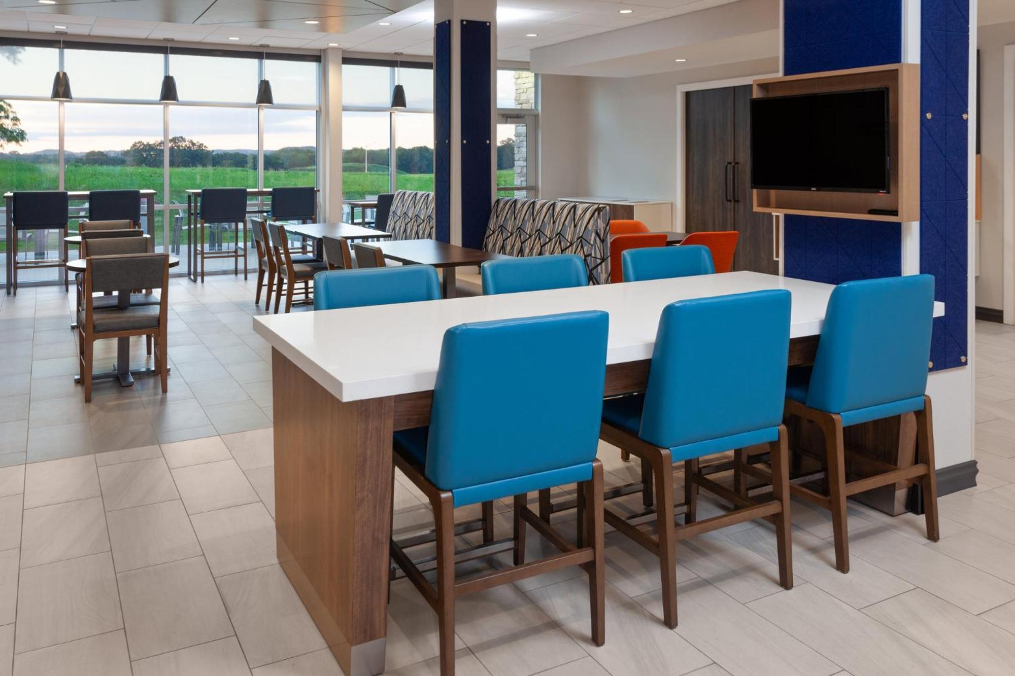 Holiday Inn Express & Suites Reedsburg - Dells Area By Ihg Εξωτερικό φωτογραφία