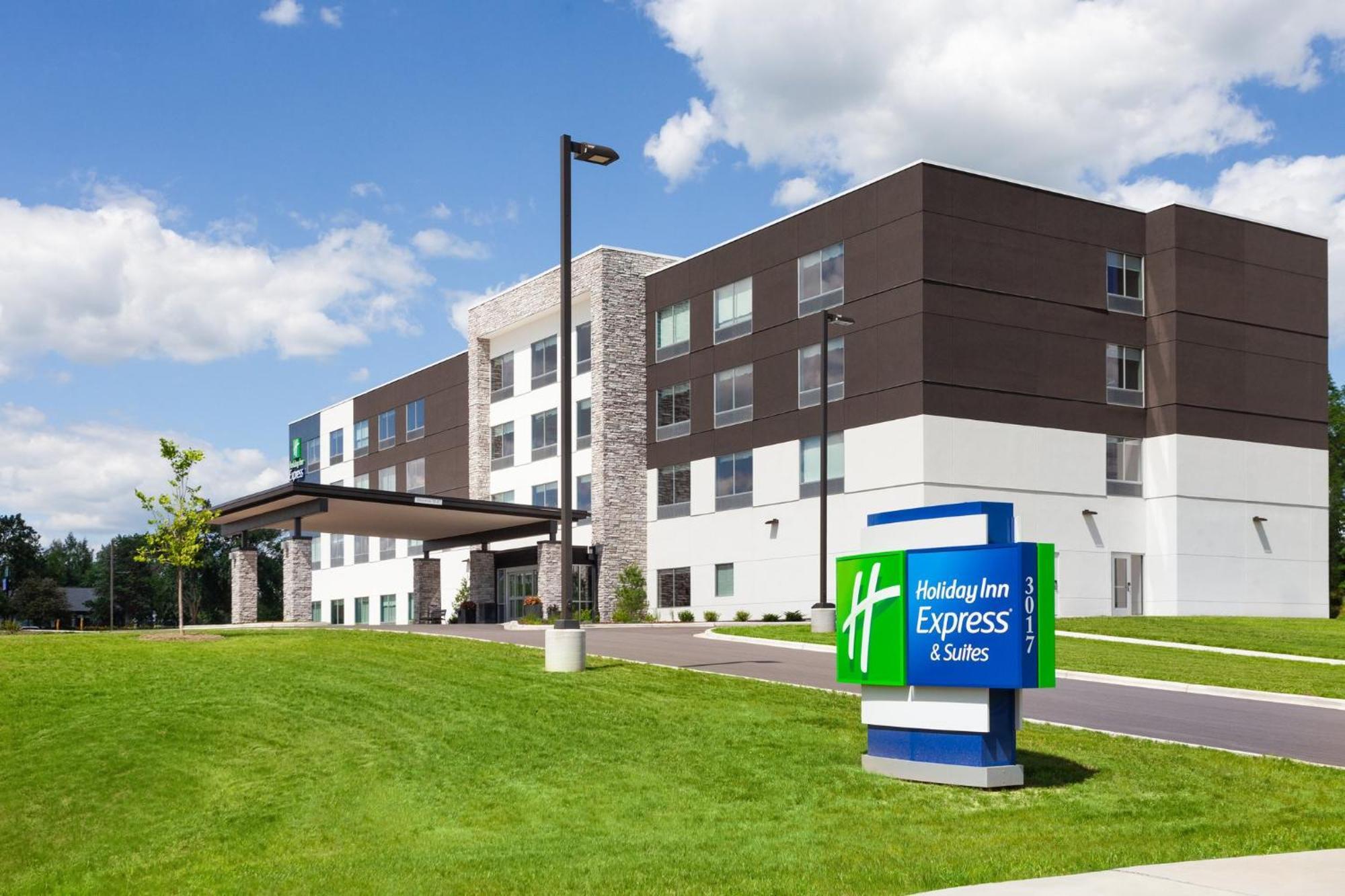 Holiday Inn Express & Suites Reedsburg - Dells Area By Ihg Εξωτερικό φωτογραφία
